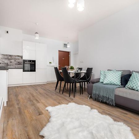 Rakowska 14A 1 Bedroom By Homeprime Varşova Dış mekan fotoğraf