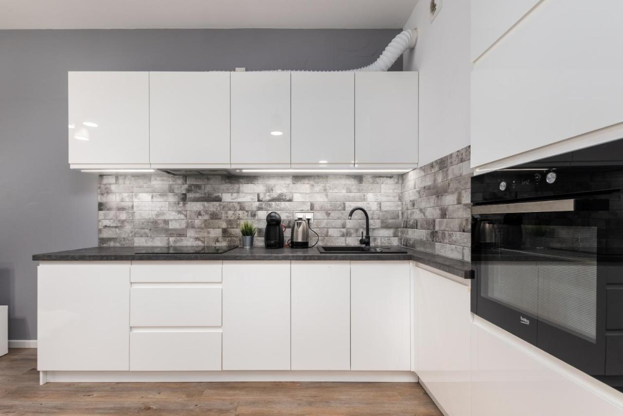 Rakowska 14A 1 Bedroom By Homeprime Varşova Dış mekan fotoğraf